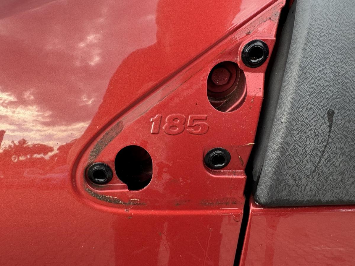 Renault Clio 3 original Kotfl&uuml;gel vorn links TEB76 red of fire Index 185 Bj.2005